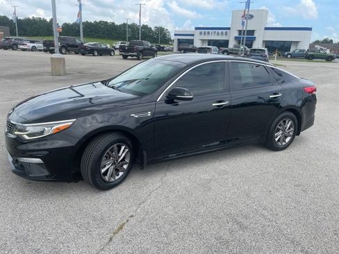 Used 2020 Kia Optima LX image 4