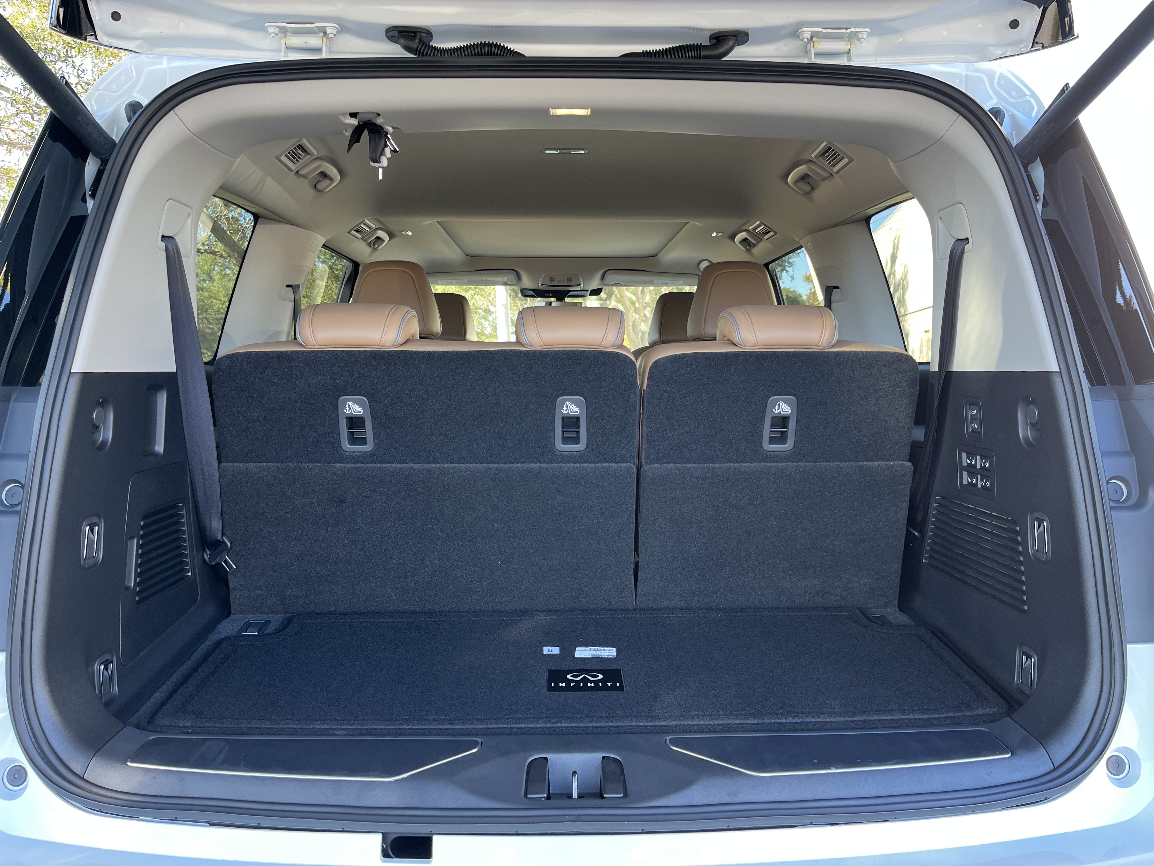 New 2027 INFINITI QX80 Luxe w/ Cargo Package RWD image 16