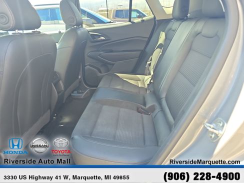 Used 2024 Chevrolet Trax LT w/ Driver Confidence Package FWD image 24