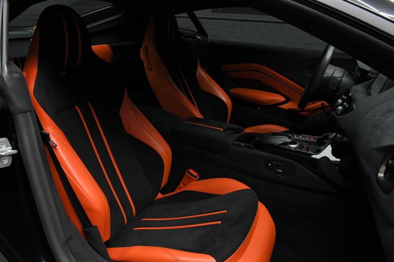 Used 2020 Aston Martin V8 Vantage Coupe RWD image 38