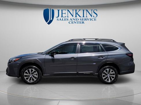 Used 2025 Subaru Outback Premium AWD/4WD image 6