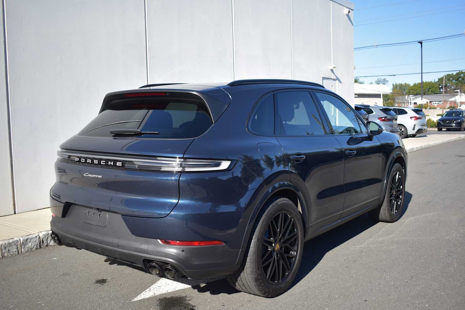 Used 2024 Porsche Cayenne AWD/4WD image 5