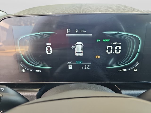 Used 2024 Kia Niro EX Touring FWD image 16