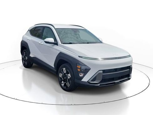 Used 2025 Hyundai Kona SEL AWD/4WD image 2