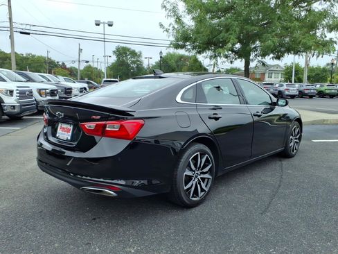 Used 2022 Chevrolet Malibu RS FWD image 2