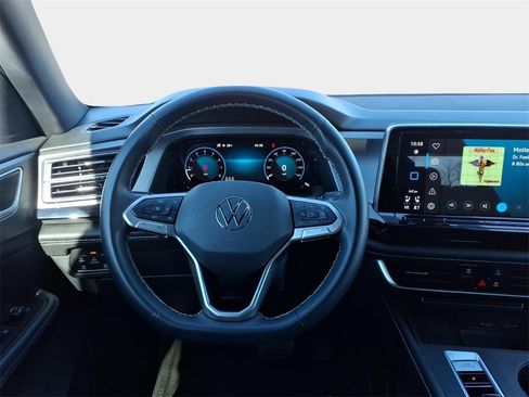Used 2024 Volkswagen Atlas Cross Sport SE image 10
