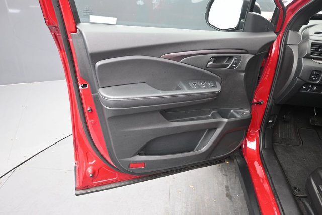 Used 2023 Honda Passport EX-L image 12