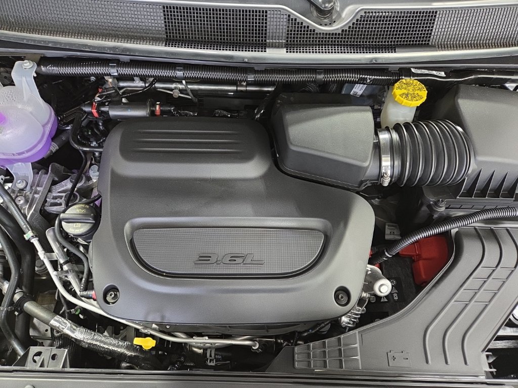 New 2026 Chrysler Pacifica Select w/ S Appearance Package FWD image 39