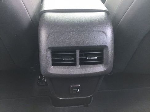 Used 2022 Chevrolet Equinox LT image 17