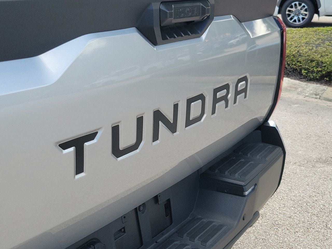 Used 2025 Toyota Tundra SR5 w/ SR5 Convenience Package AWD/4WD image 6