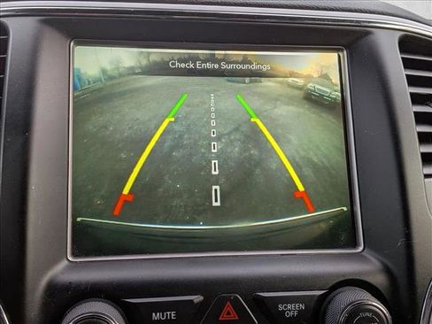 Used 2018 Jeep Grand Cherokee Limited w/ Luxury Group II image 11