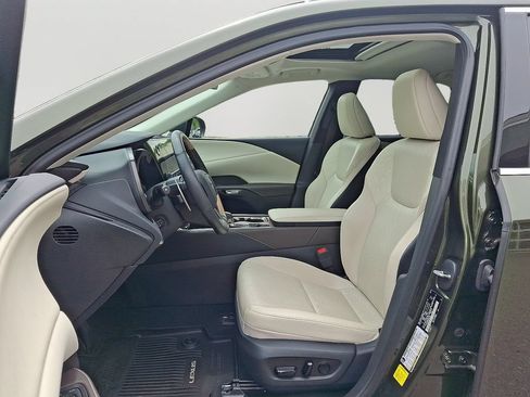 Used 2024 Lexus RX 350 Premium w/ Accessory Package AWD/4WD image 14