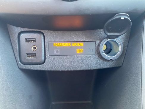 Used 2022 Chevrolet Trax LT w/ LT Convenience Package AWD/4WD image 29