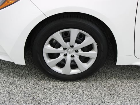 Used 2026 Toyota Corolla LE FWD image 11