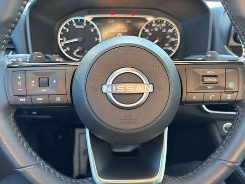 Used 2023 Nissan Rogue SL w/ SL Premium Package image 16