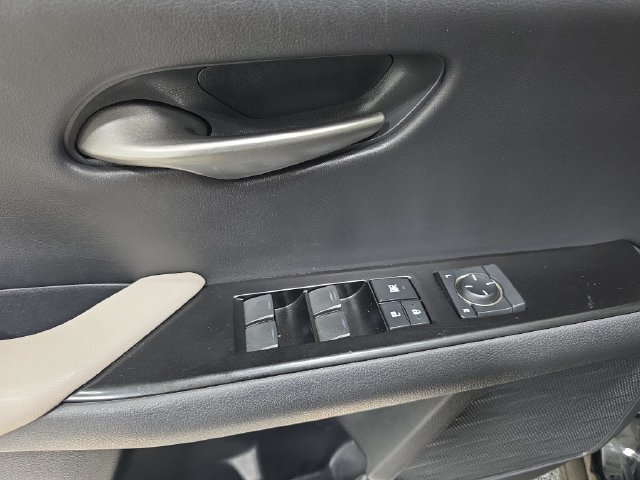 Used 2020 Lexus UX 250h w/ Premium Package AWD/4WD image 28
