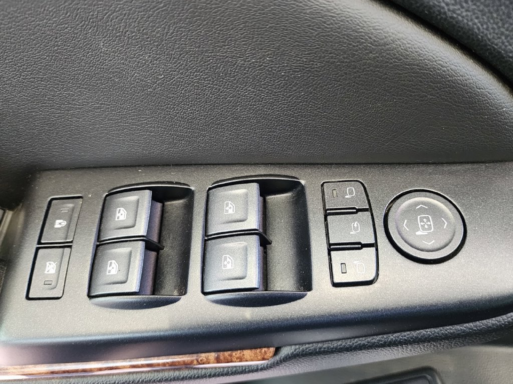 Used 2020 Chevrolet Tahoe Premier AWD/4WD image 17