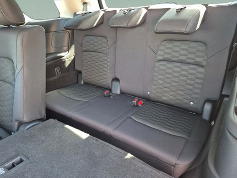 New 2026 Nissan Pathfinder SV w/ SV Premium Package FWD image 19