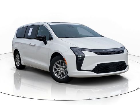 New 2027 Chrysler Pacifica Select FWD image 1