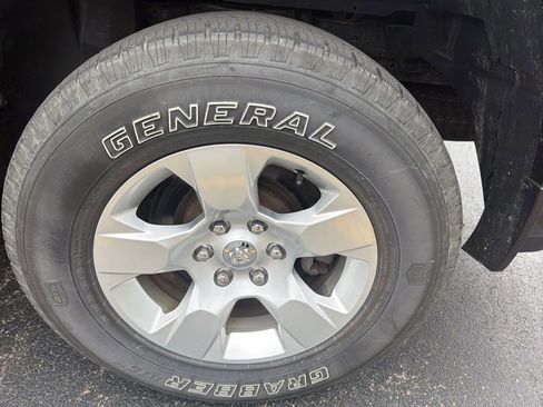 Used 2020 RAM 1500 Big Horn AWD/4WD image 7