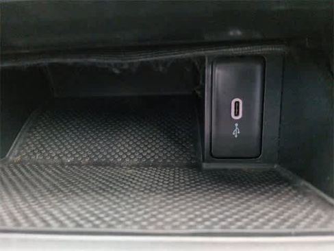 Used 2021 Volkswagen Golf 4-Door image 33