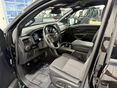 Used 2024 Nissan Titan SV w/ SV Bronze Edition Package image 9