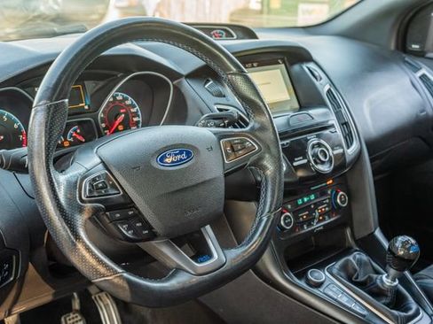Used 2017 Ford Focus RS image 24