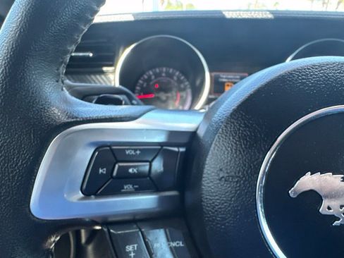Used 2020 Ford Mustang Coupe RWD image 14