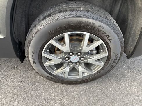 Used 2023 GMC Acadia SLE w/ Driver Convenience Package image 40