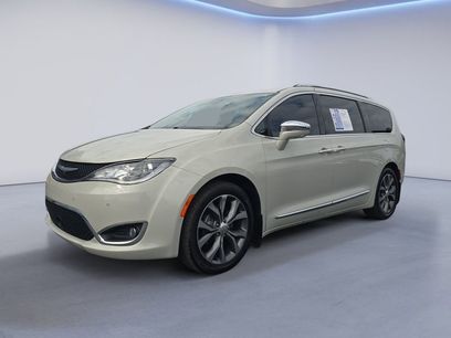 Used 2017 Chrysler Pacifica Limited