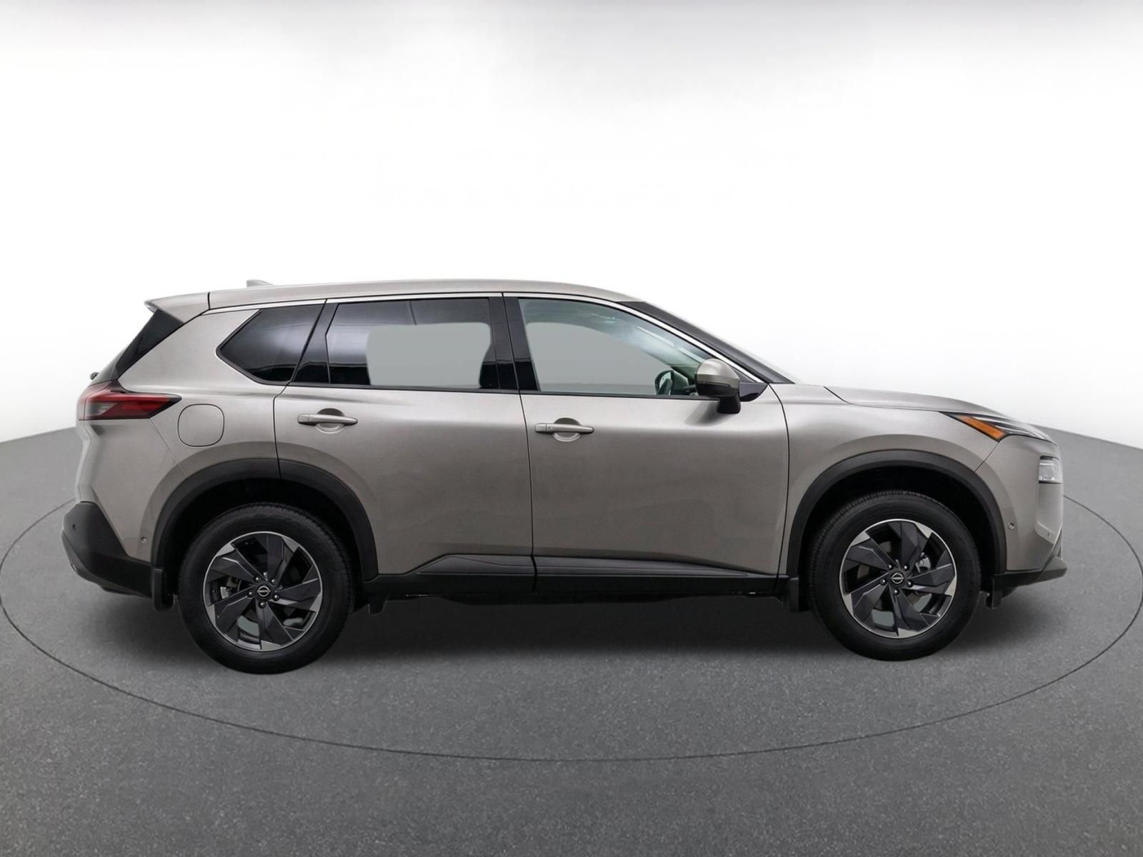 Used 2025 Nissan Rogue SV FWD image 9