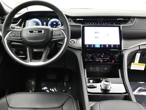 New 2025 Jeep Grand Cherokee Limited image 31