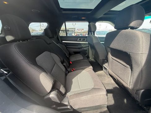 Used 2017 Ford Explorer XLT w/ Equipment Group 201A image 21