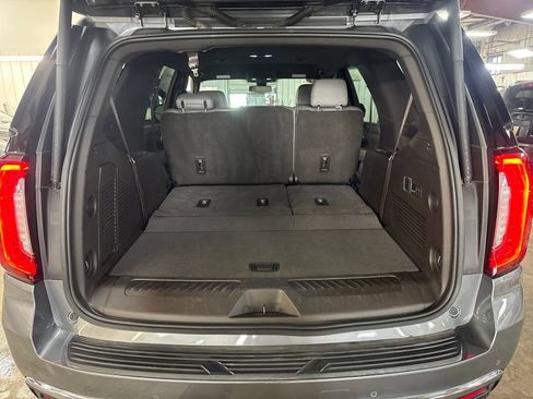 Used 2021 GMC Yukon SLT w/ SLT Luxury Package AWD/4WD image 28