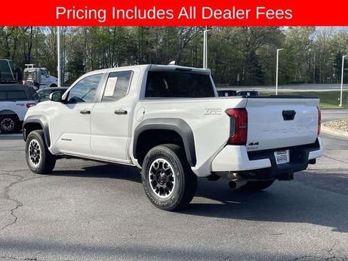 Used 2024 Toyota Tacoma TRD Off-Road AWD/4WD image 3