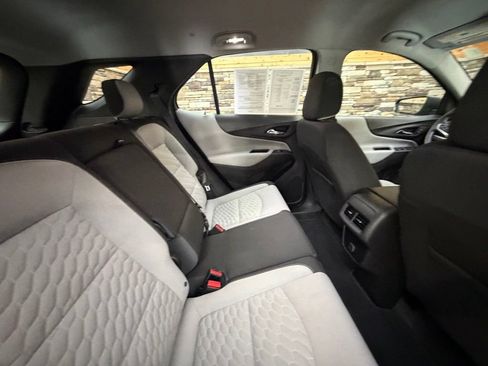 Used 2018 Chevrolet Equinox LS AWD/4WD image 48