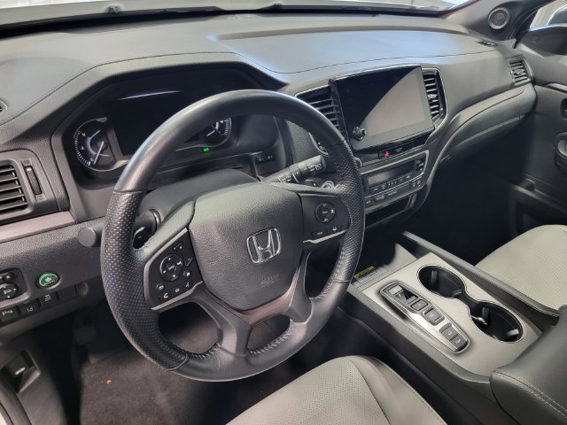 Certified 2025 Honda Passport EX-L image 11