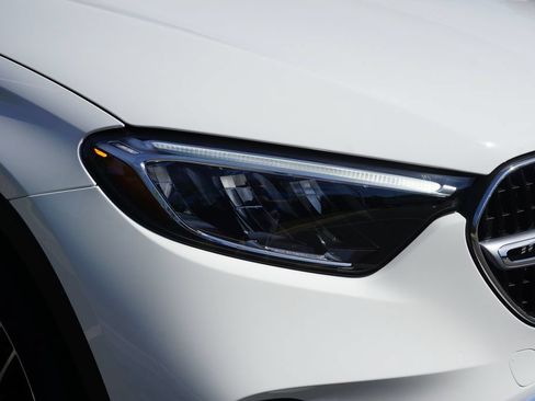Certified 2026 Mercedes-Benz GLC 300 image 10