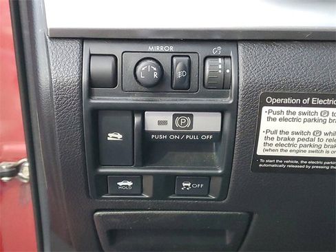 Used 2010 Subaru Legacy 2.5i Premium image 13