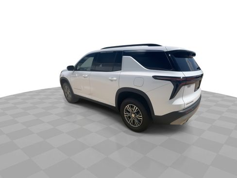 Used 2026 Chevrolet Traverse LT w/ Driver Confidence Package FWD image 6