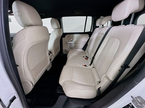 Certified 2025 Mercedes-Benz GLB 250 image 25