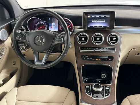 Used 2018 Mercedes-Benz GLC 300 4MATIC image 27