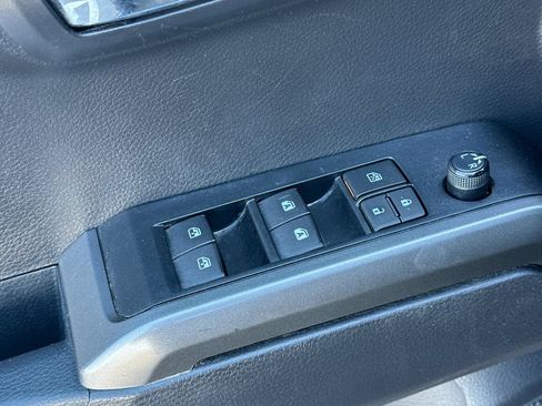 Used 2023 Toyota Tacoma TRD Off-Road AWD/4WD image 11