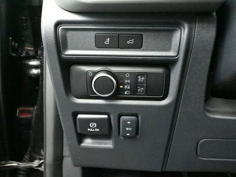 Used 2024 Ford Expedition Max XLT image 31