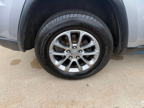 Used 2014 Jeep Grand Cherokee Limited AWD/4WD image 9