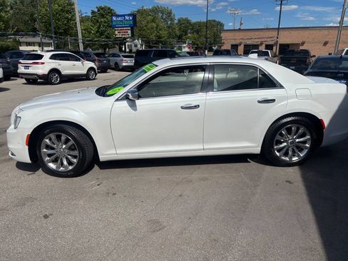 Used 2015 Chrysler 300 C w/ Harman/Kardon Audio Group AWD/4WD image 4