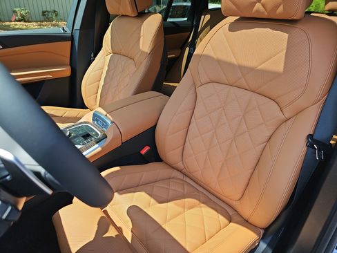 New 2026 BMW X5 xDrive40i w/ M Sport Package AWD/4WD image 17