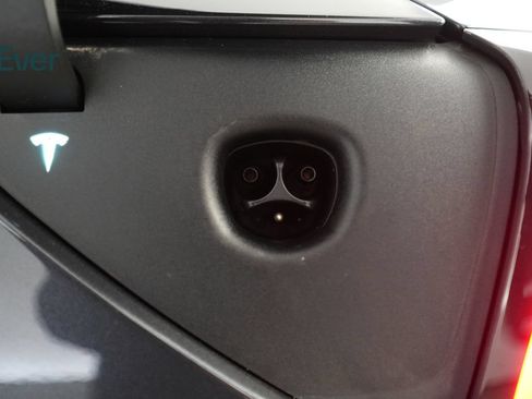 Used 2025 Tesla Model 3 Long Range RWD image 10