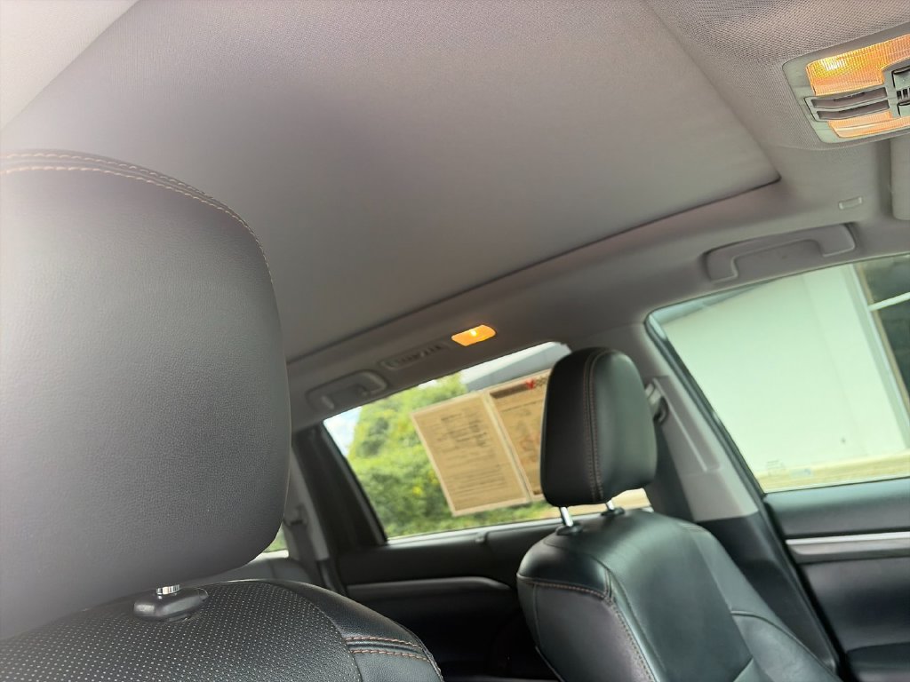 Used 2019 Toyota Highlander Limited Platinum AWD/4WD image 19