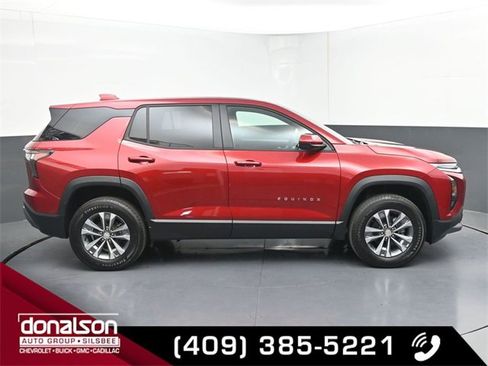 New 2026 Chevrolet Equinox LT image 2